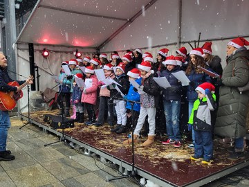 Mercato natalizio a Dietikon con il Coro Voci Bianche